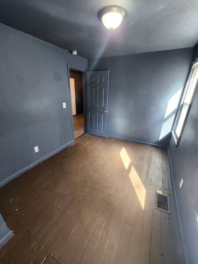Building Photo - 10317 Reno Ave