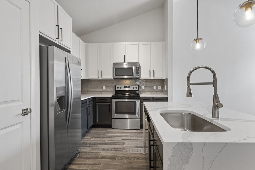 Building Photo - Ashwood