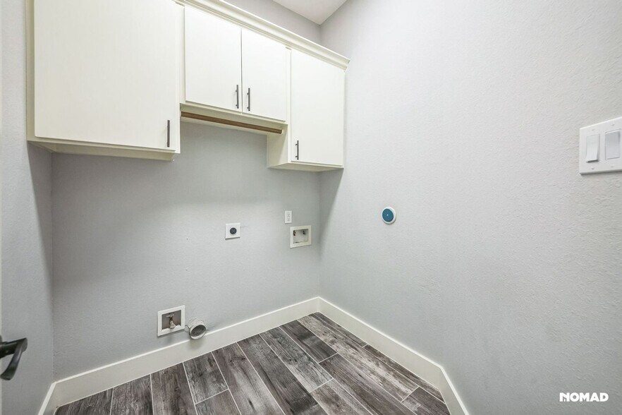 Building Photo - 1420 Palomino Trail