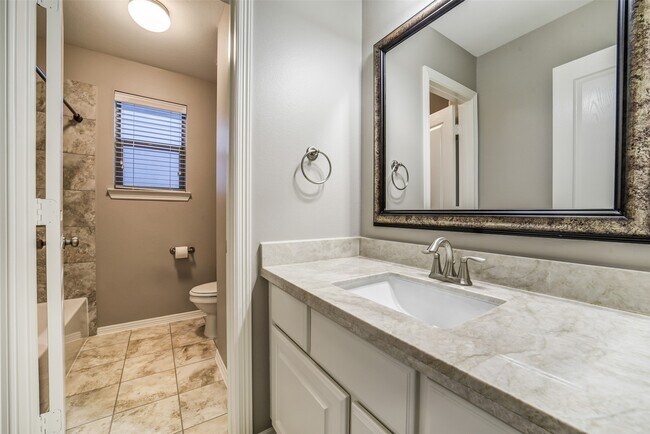 Building Photo - 1303 Dorothy St