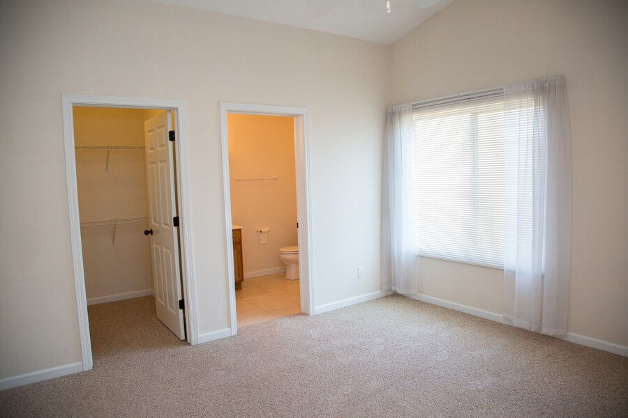 Building Photo - 2270 Fawn View Dr