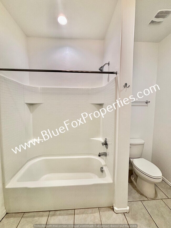 Building Photo - 21479 E Treasure Rd