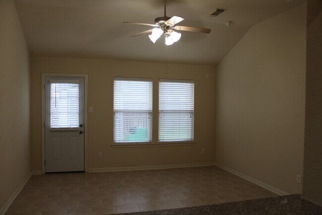 Building Photo - 18114 Surrey Lake Ln