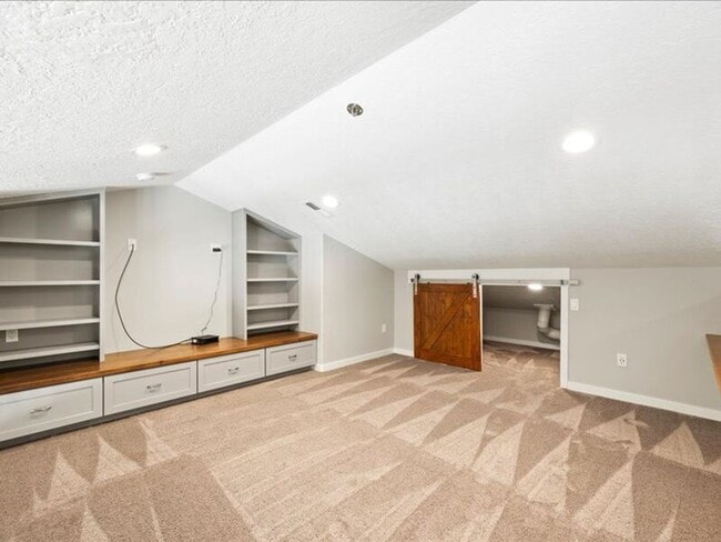 Building Photo - 617 Esperanza Ct