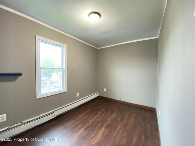 Building Photo - 416 E Elm St