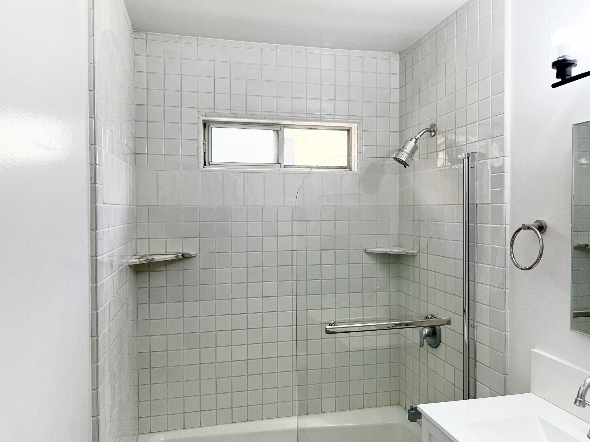 Building Photo - 4463 Mentone St