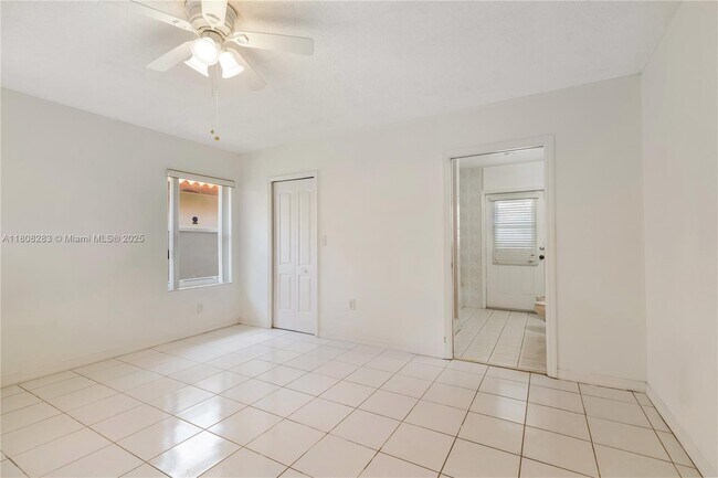 Building Photo - 1062 NW 134th Pl