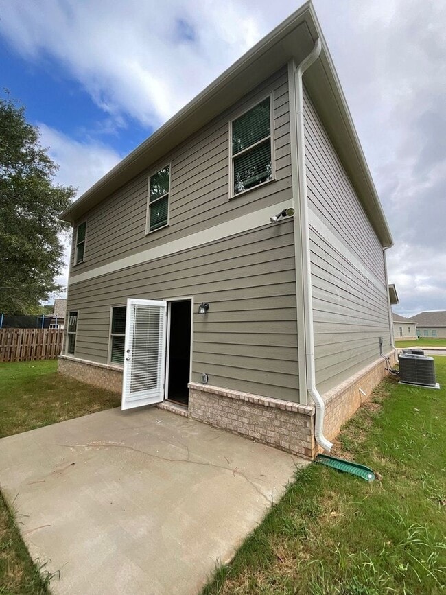 Building Photo - Home for Rent in Clanton, AL! Available to View Now!!!