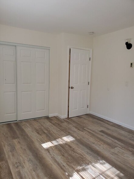 Building Photo - 9765 Dale Ave