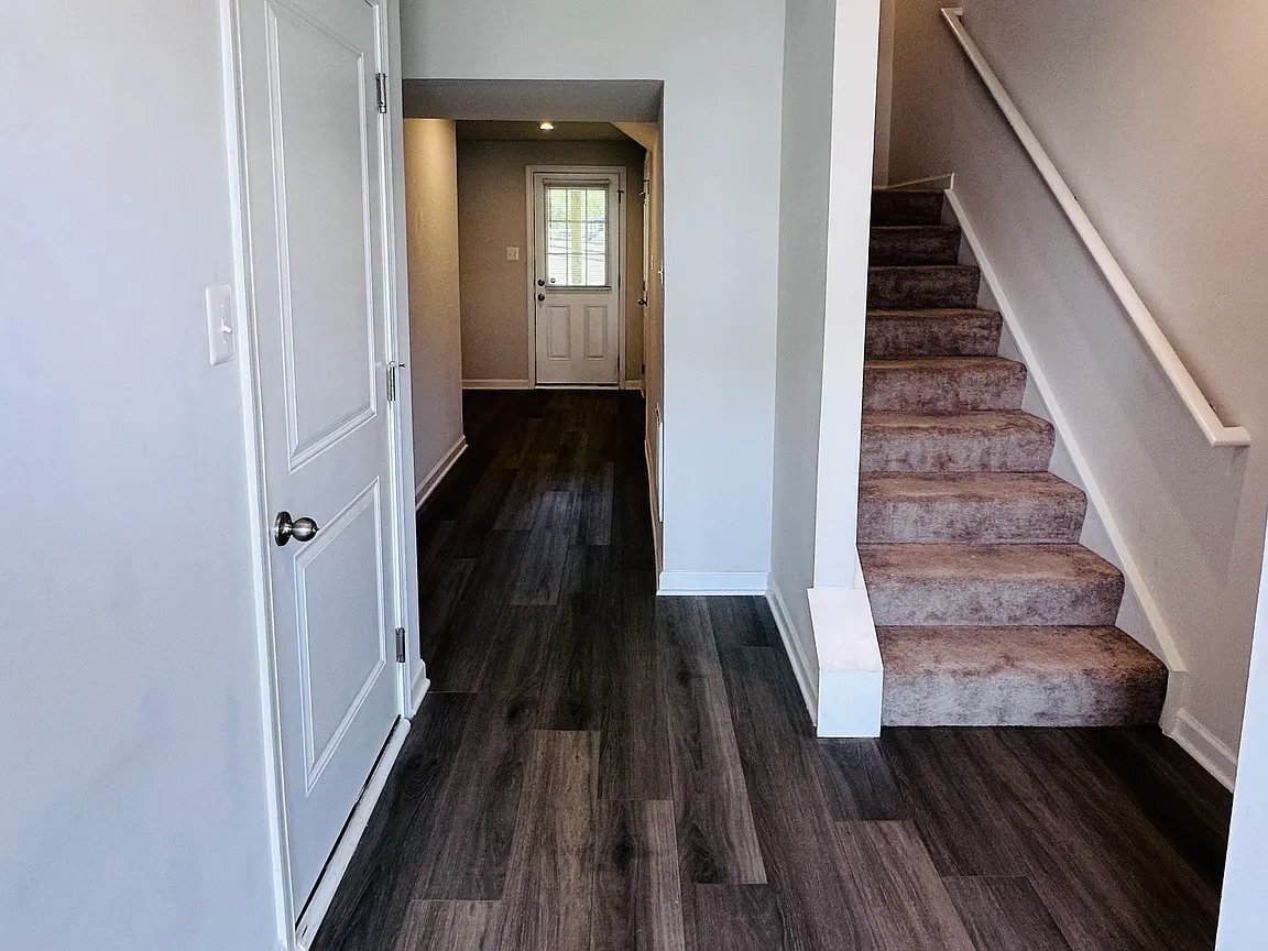 Building Photo - 303 Bait Rd