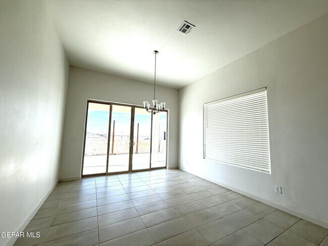 Building Photo - 7792 Enchanted Pk Dr