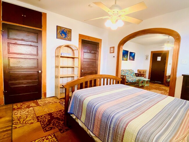 Building Photo - 2528 Ave Q 1/2