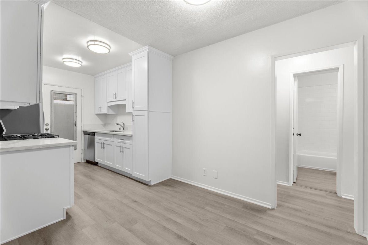 Building Photo - 1236 McClellan Dr