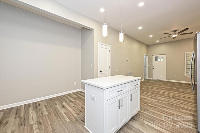 Building Photo - 117 W Henderson St