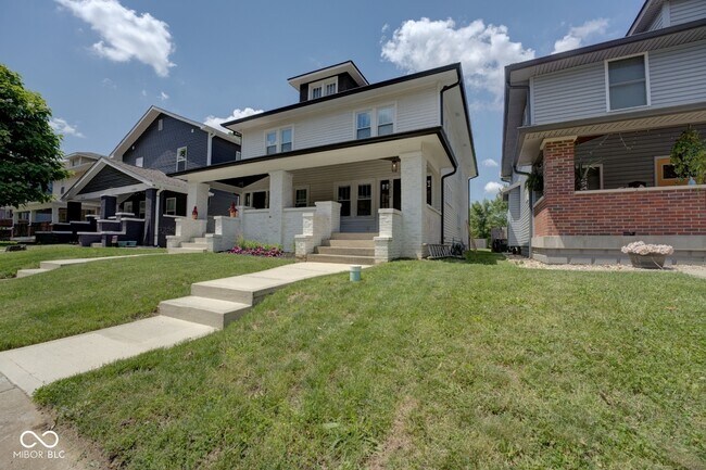 Building Photo - 2832 N Park Ave