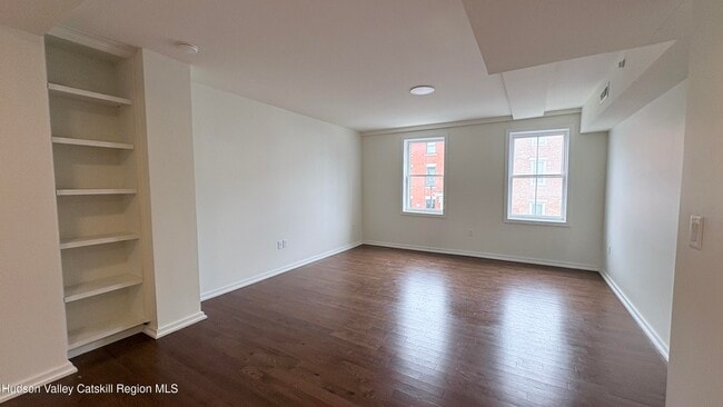 Building Photo - 205 Warren St
