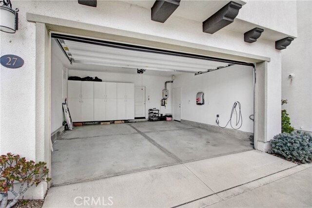 Building Photo - 27 Linden Ln