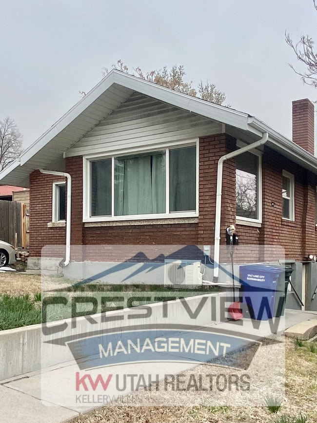 Building Photo - Deem Triplex