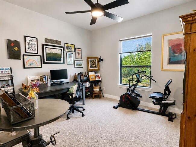 Building Photo - 365 Warbler Dr