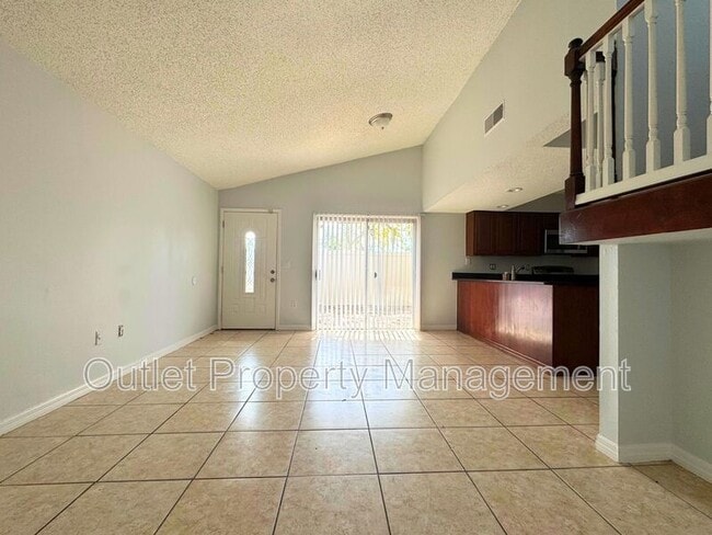 Building Photo - 1742 Potomac Ct