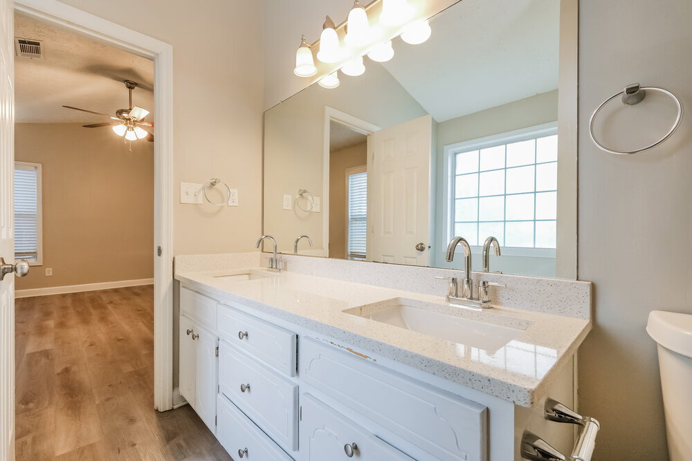 Building Photo - 5815 Mistyview Dr