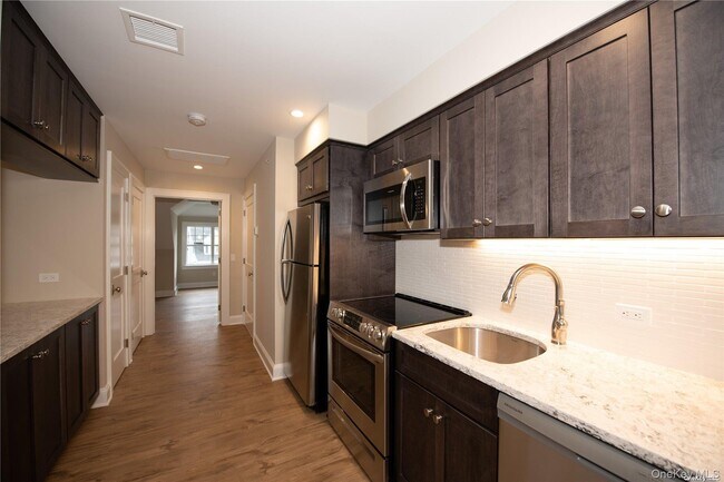 Building Photo - 444 New York Ave