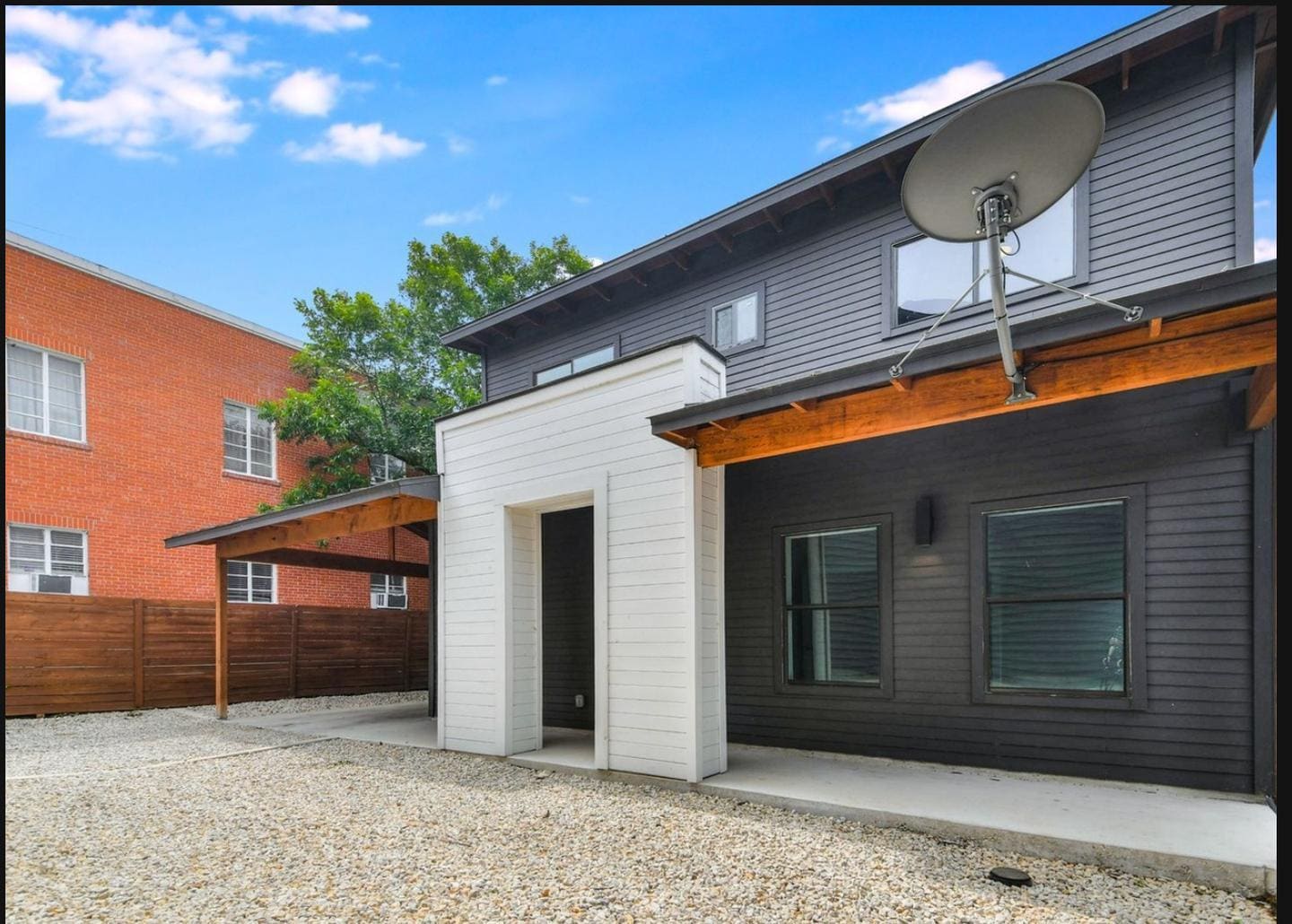 Building Photo - Modern Denver Heights home by Dignowity & downtown