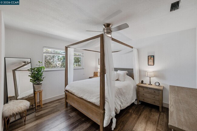 Building Photo - 1208 Roseann Dr