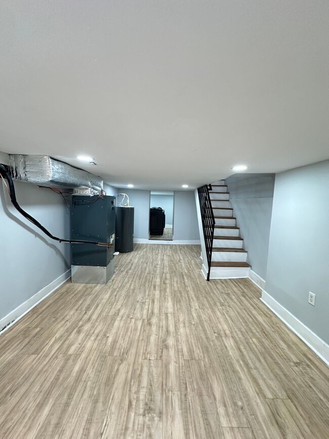 Building Photo - 1049 Mercy St
