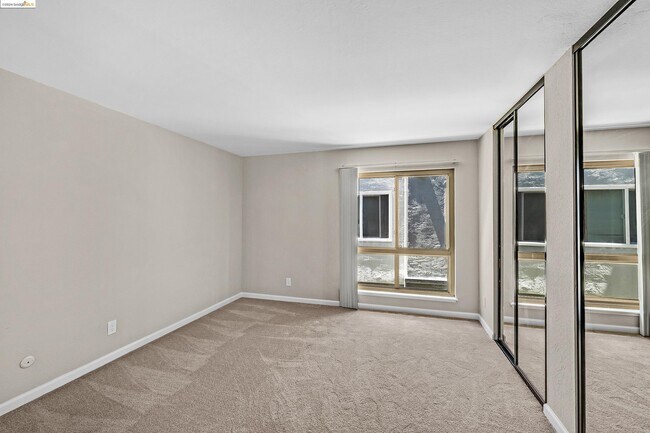 Building Photo - 66 Fairmount Ave