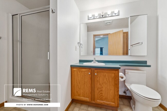 Building Photo - 815 Island Ct