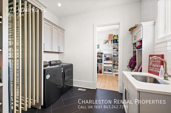 Building Photo - 571 Wading Pl