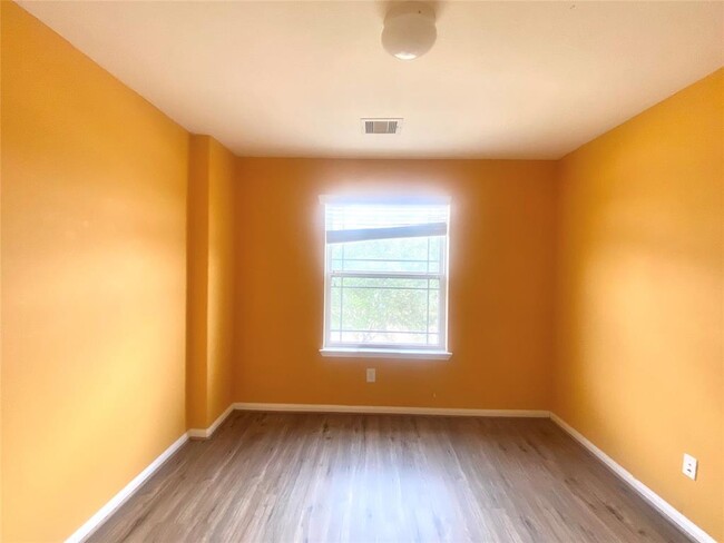 Building Photo - 20323 Mathis Landing Dr
