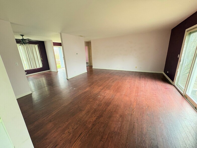 Building Photo - 6N 730 Manor Rd