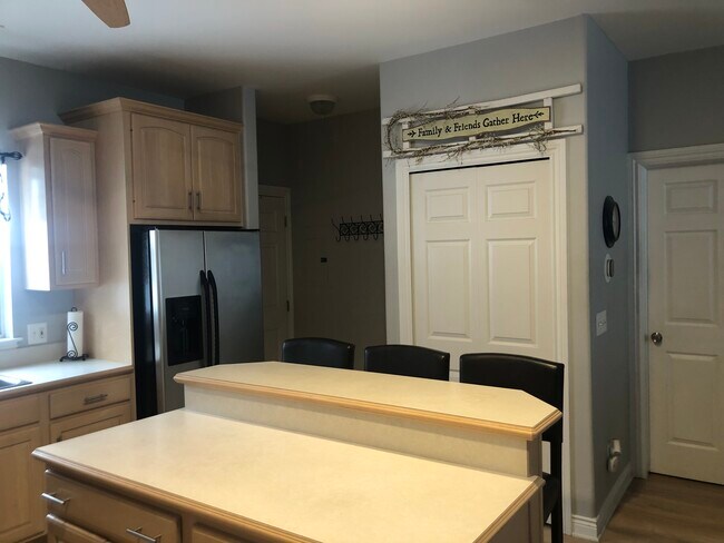 Building Photo - 40 Park Island Dr