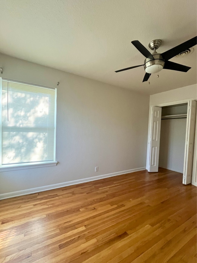 Building Photo - 2022 Odessa Dr