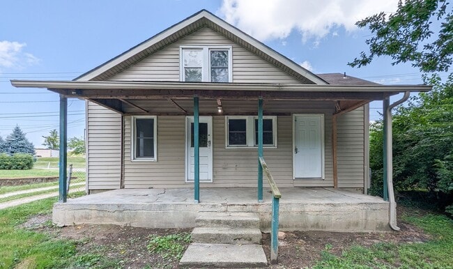 Building Photo - PRELEASING for AUGUST! Close to Campus; In-Unit Washer and Dryer