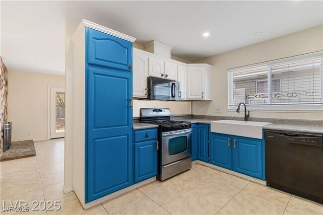 Building Photo - 7213 Lakeland Ct