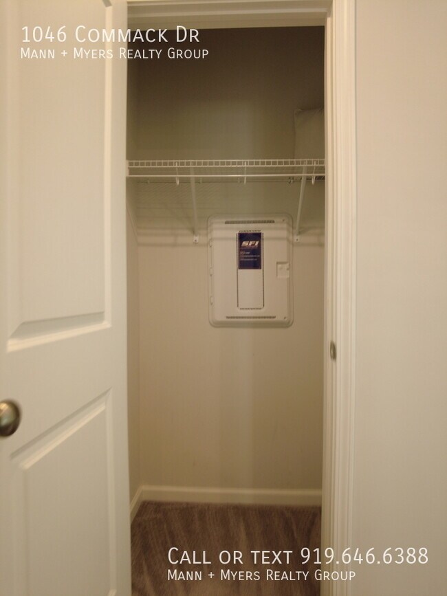 Building Photo - 1046 Commack Dr