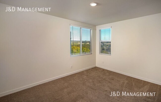 Building Photo - 5845-5855 RILEY STREET-5845