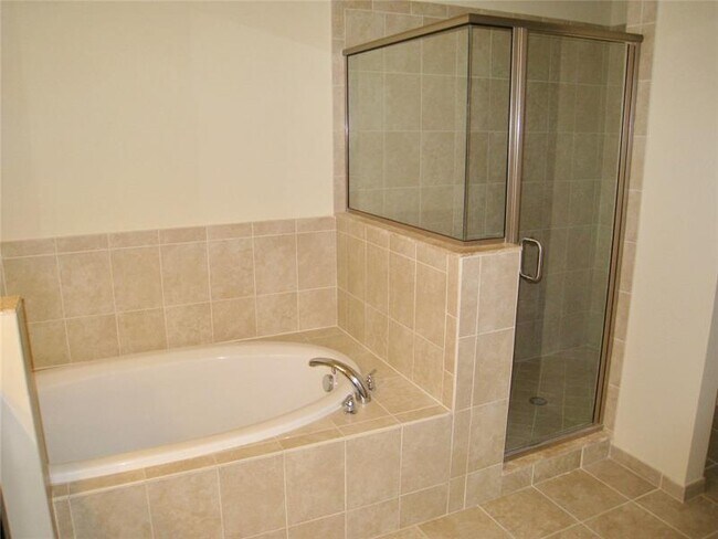 Building Photo - 9624 Waterview Way