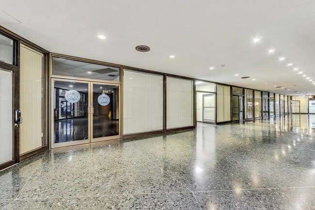 Building Photo - 505 N Lake Shore Dr
