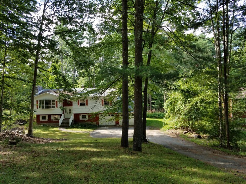 Primary Photo - 7 Alderbrook Rd