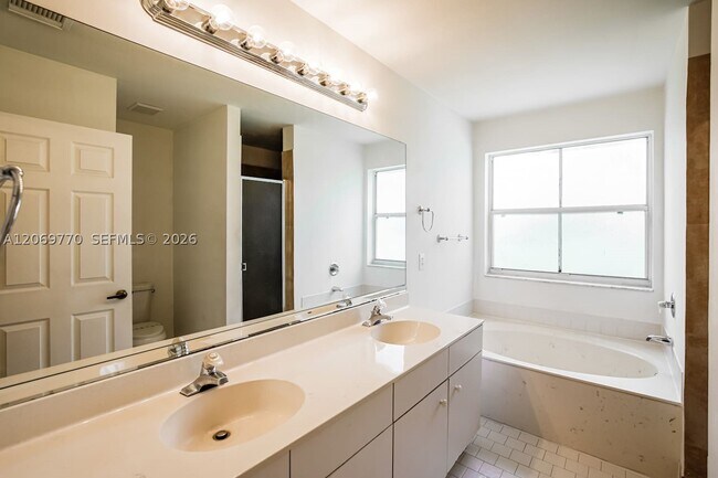 Building Photo - 4415 SW 153rd Ave