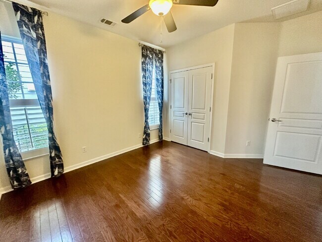 Building Photo - Spacious Updated Home in Sun City!
