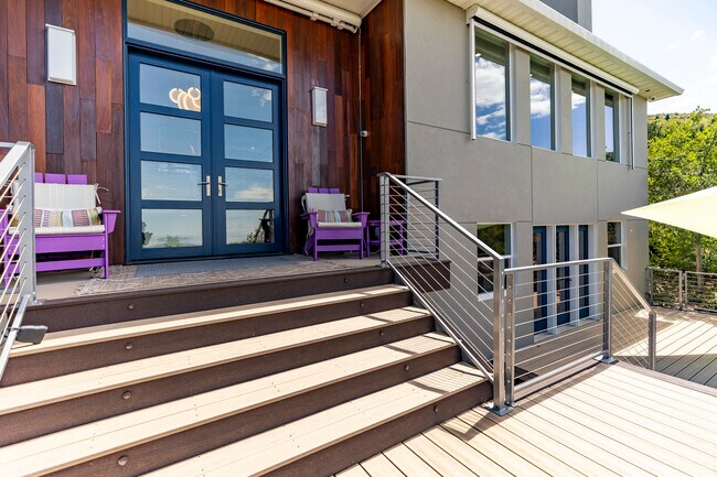 Building Photo - 4545 S Thousand Oaks Dr