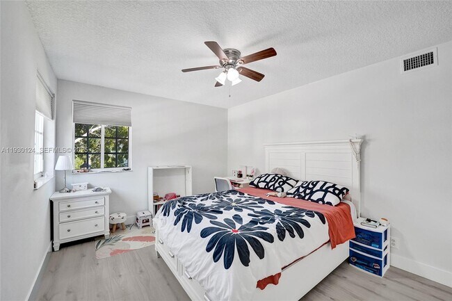 Building Photo - 3643 San Simeon Cir