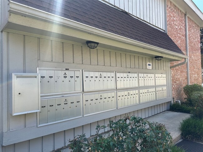 Building Photo - 2350 Bering Dr