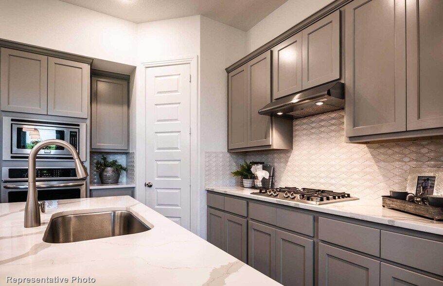 Building Photo - 2901 Black Walnut St