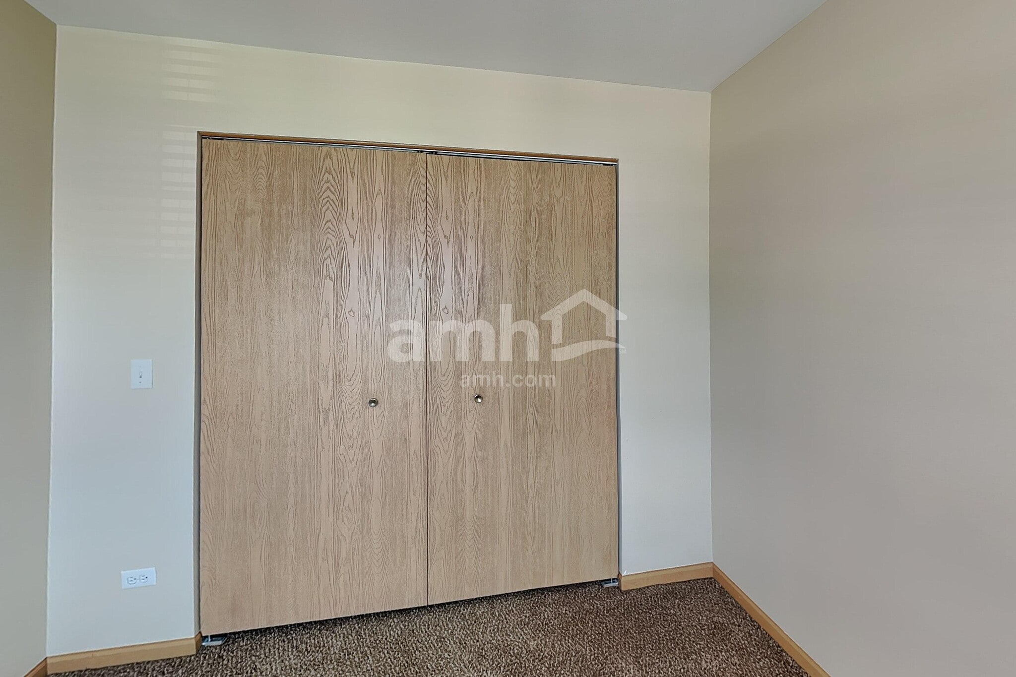 Building Photo - 481 Pheasant Chase Dr